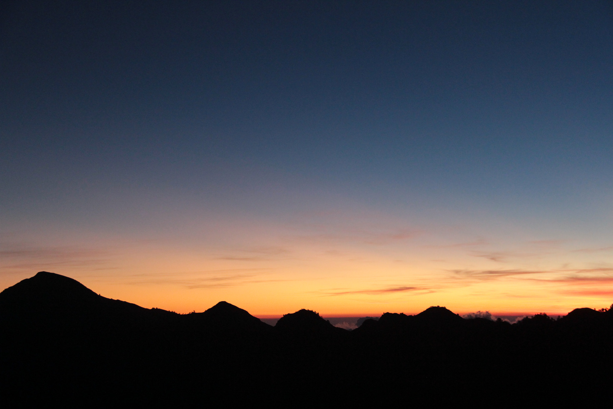 rinjani-at-night