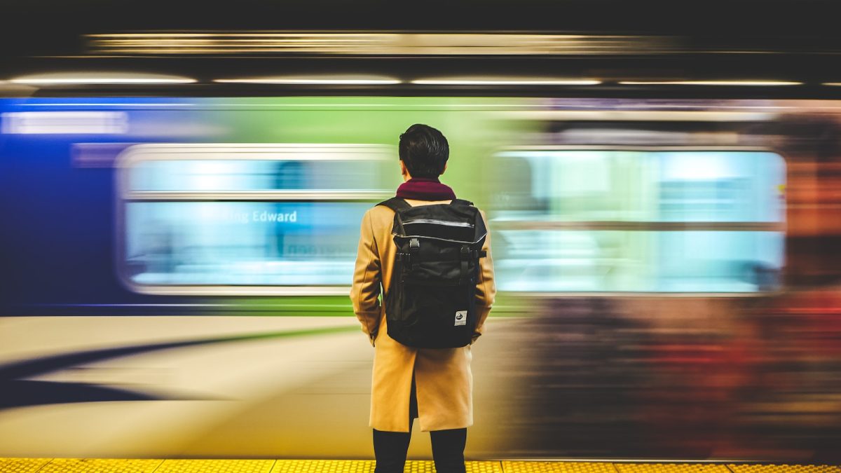 Etika Gerbong Kereta Api Komuter